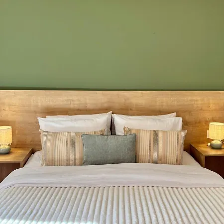 Comfortable 1br 5 Min To Ladadika *